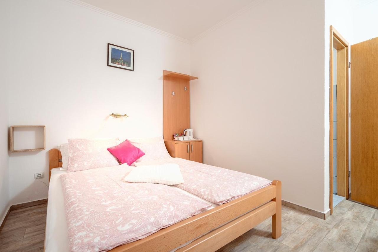 Villa Rosa Jelsa  Extérieur photo
